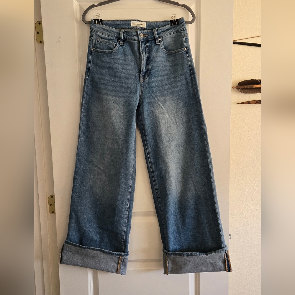 High Rise Wide-Leg Jeans